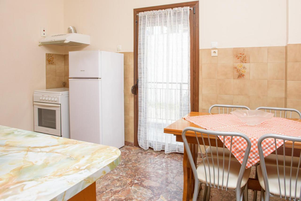 לריסוס Dili Apartments מראה חיצוני תמונה